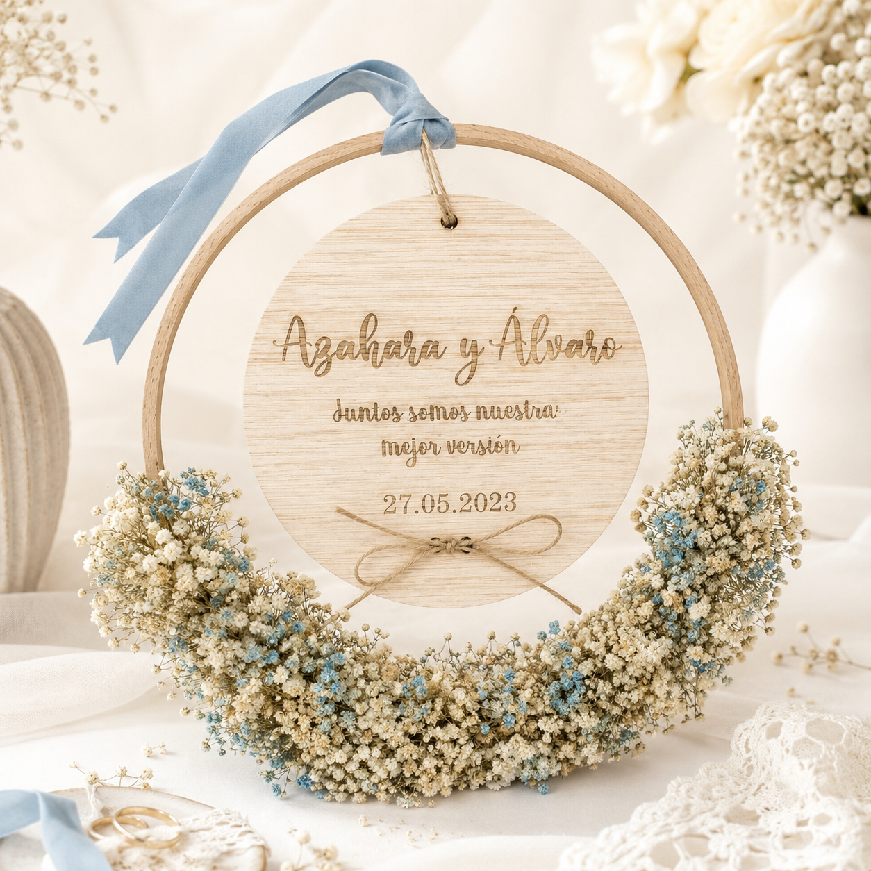 Porta alianzas de bastidor en madera con flores preservadas