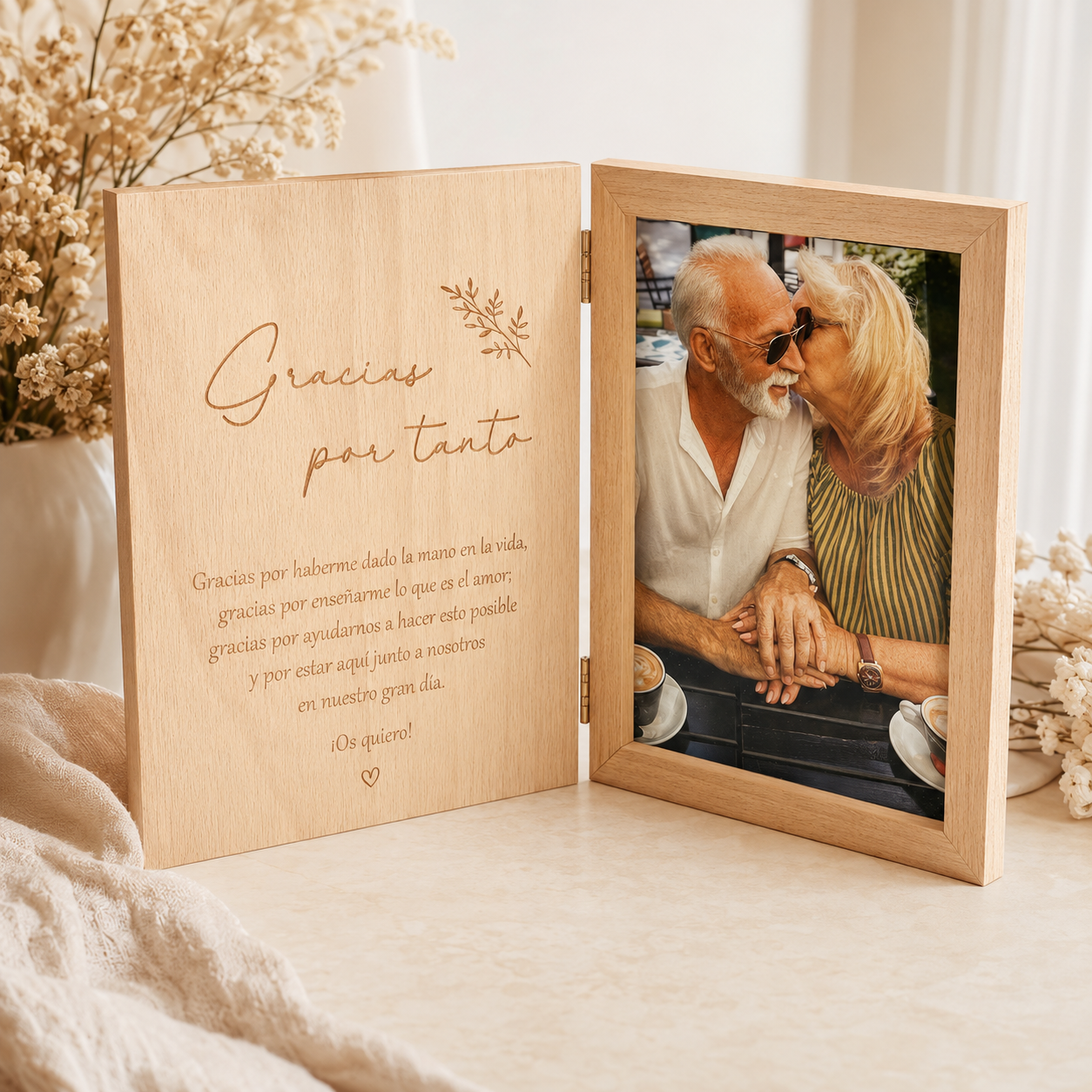 Marco de fotos personalizado grabado en madera a dos caras